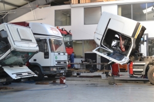 Mecanic autocamioane