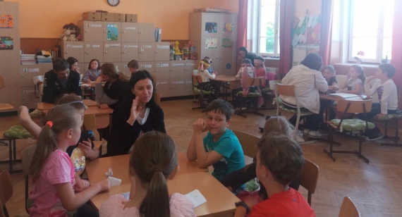 3.1 Să învățăm altfel! Insule interactive! Cum este să fi persoană cu dizabilități? - program de sensibilizare în școli cu implicarea persoanelor cu dizabilități